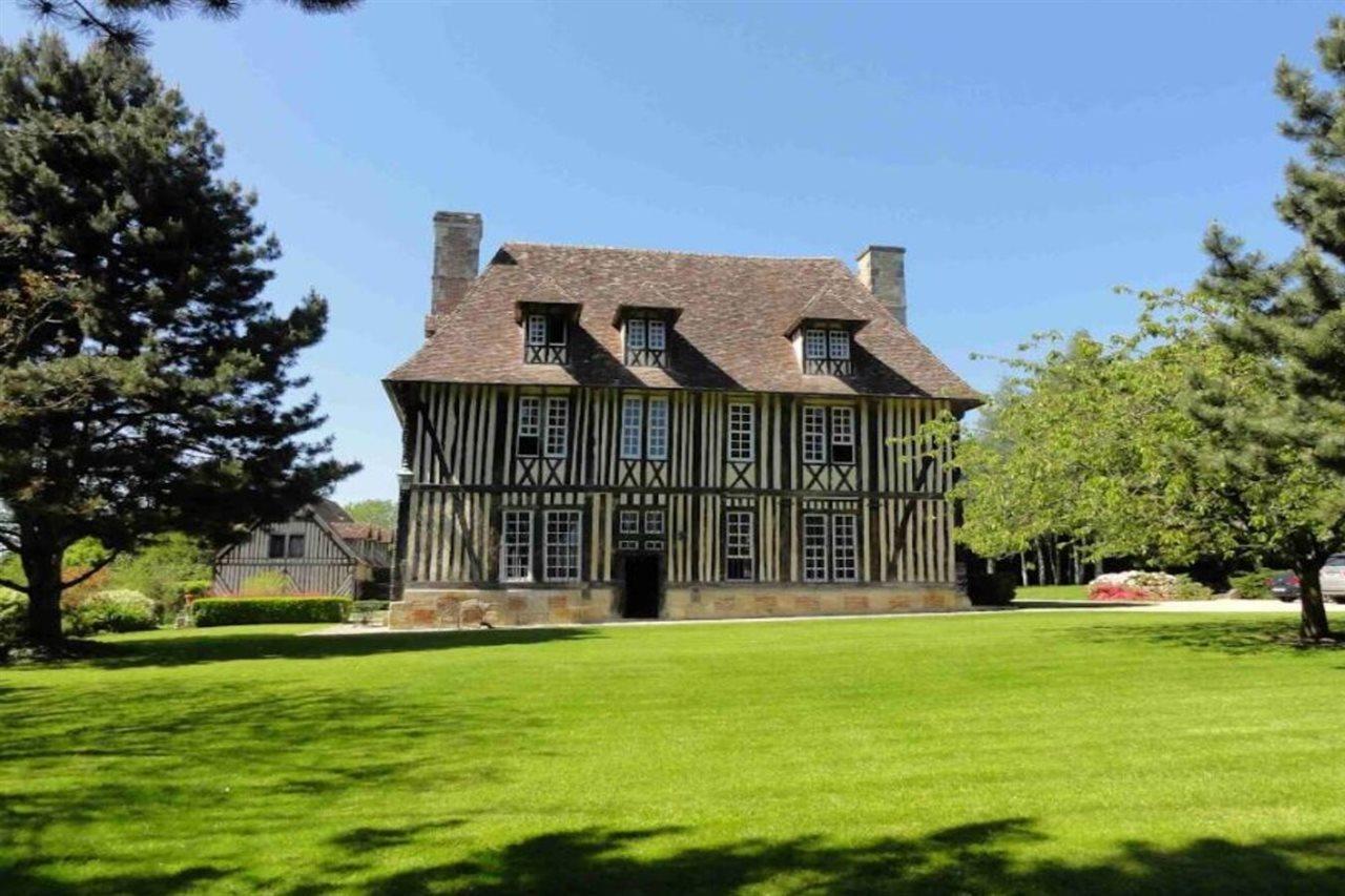 Les Manoirs Des Portes De Deauville - Small Luxury Of The World 4*